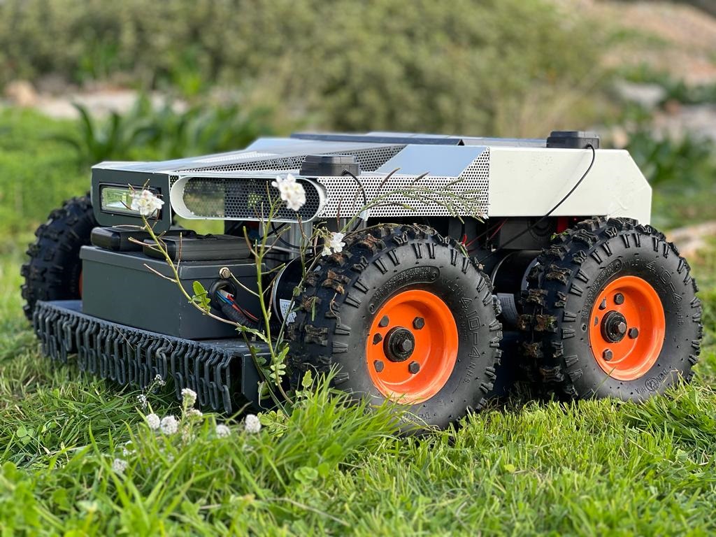 KNOX electric UGV